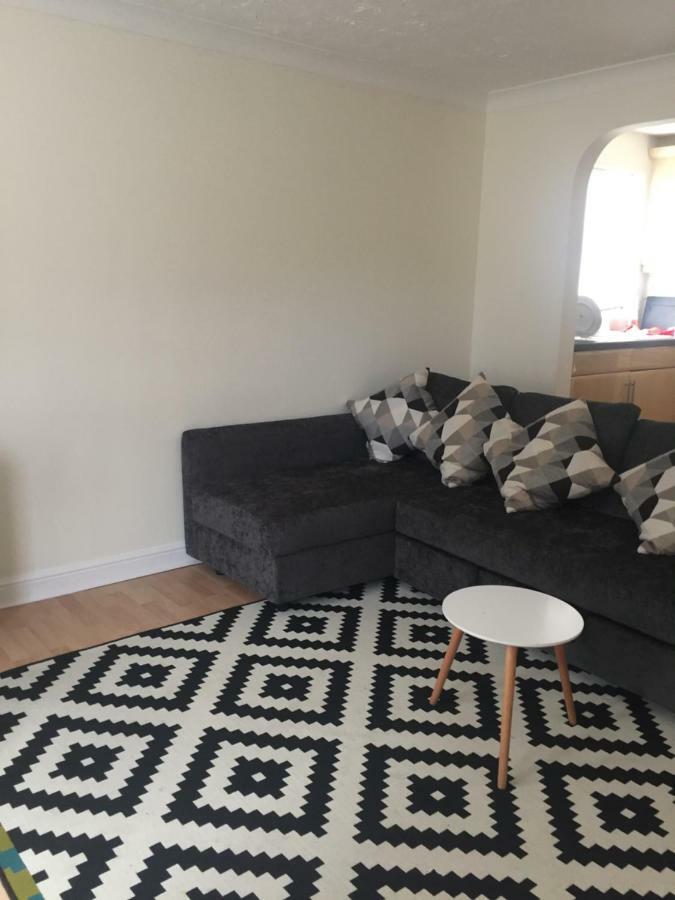 Riverside Views 2 Bedroom Apartment