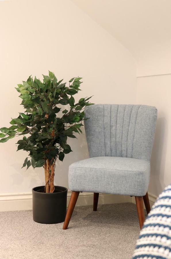 Woolton Apartment *