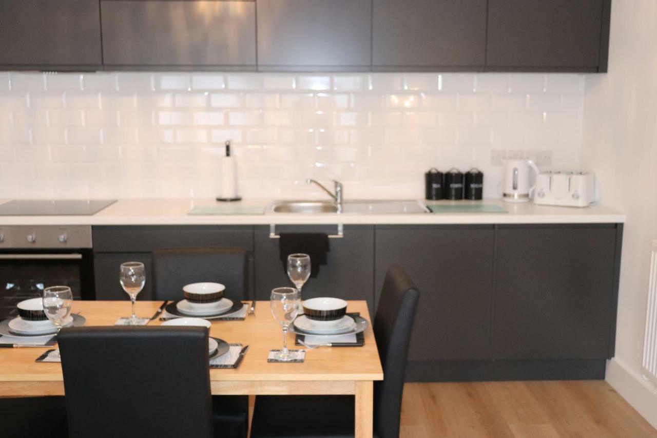 Newhall House Apartment