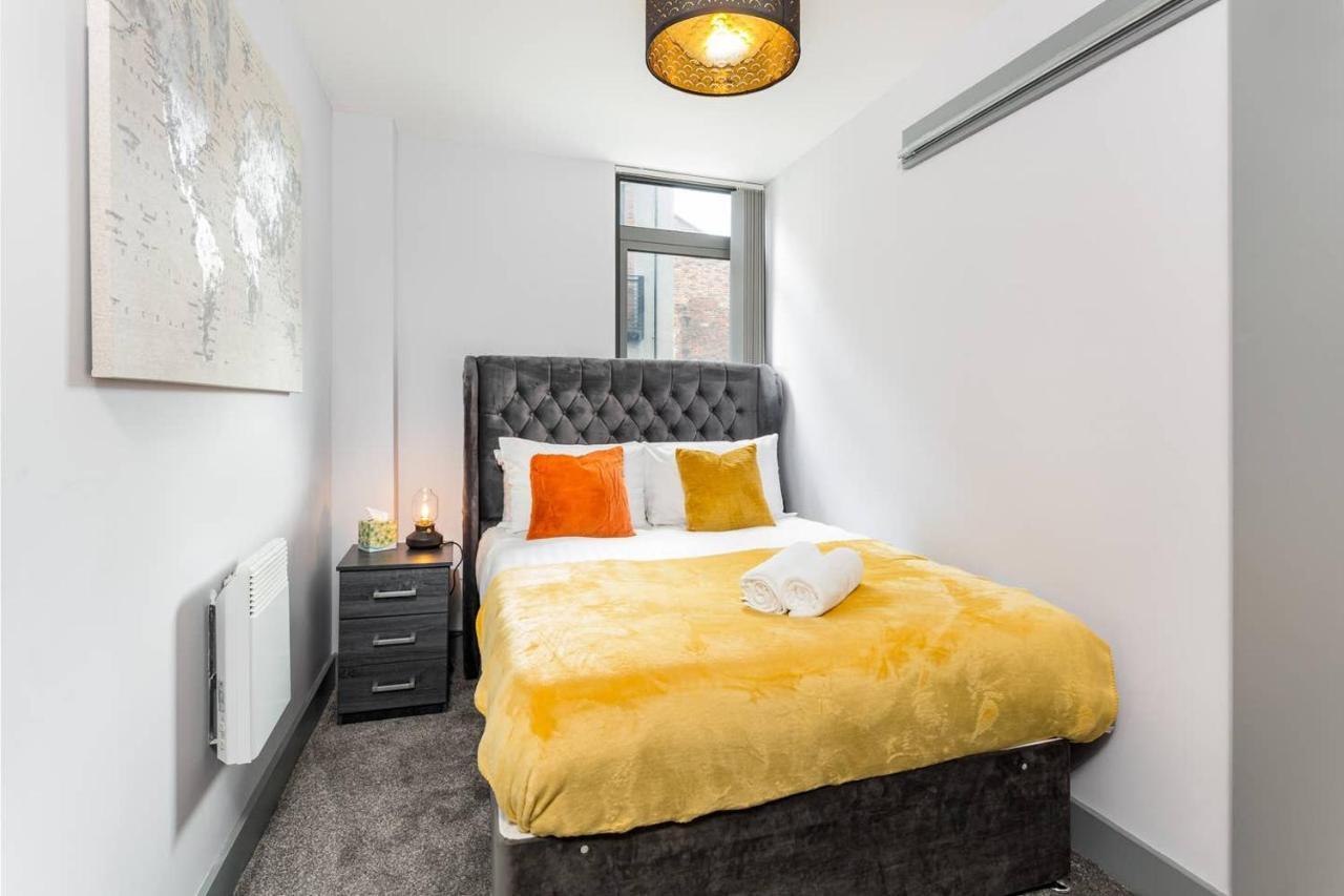 Luxurious City Sleeps 10 *