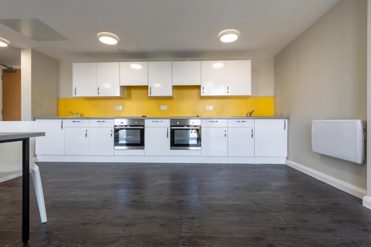 One Devon Plaza City Centre Stunning With En-suite *