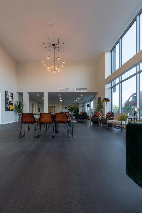 One Devon Plaza City Centre Stunning With En-suite *