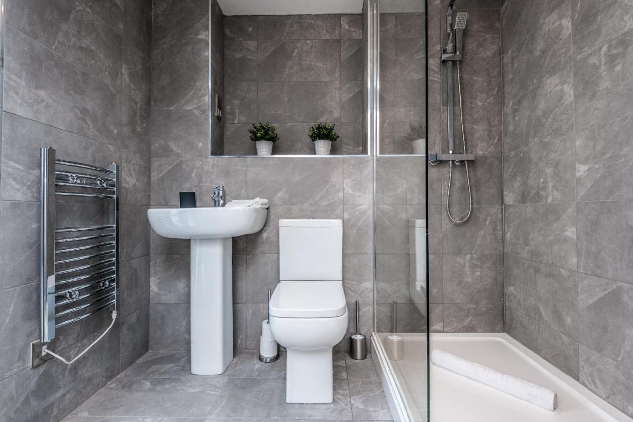 Stylish Penthouse Apt With Roof Garden Apartment Liverpool