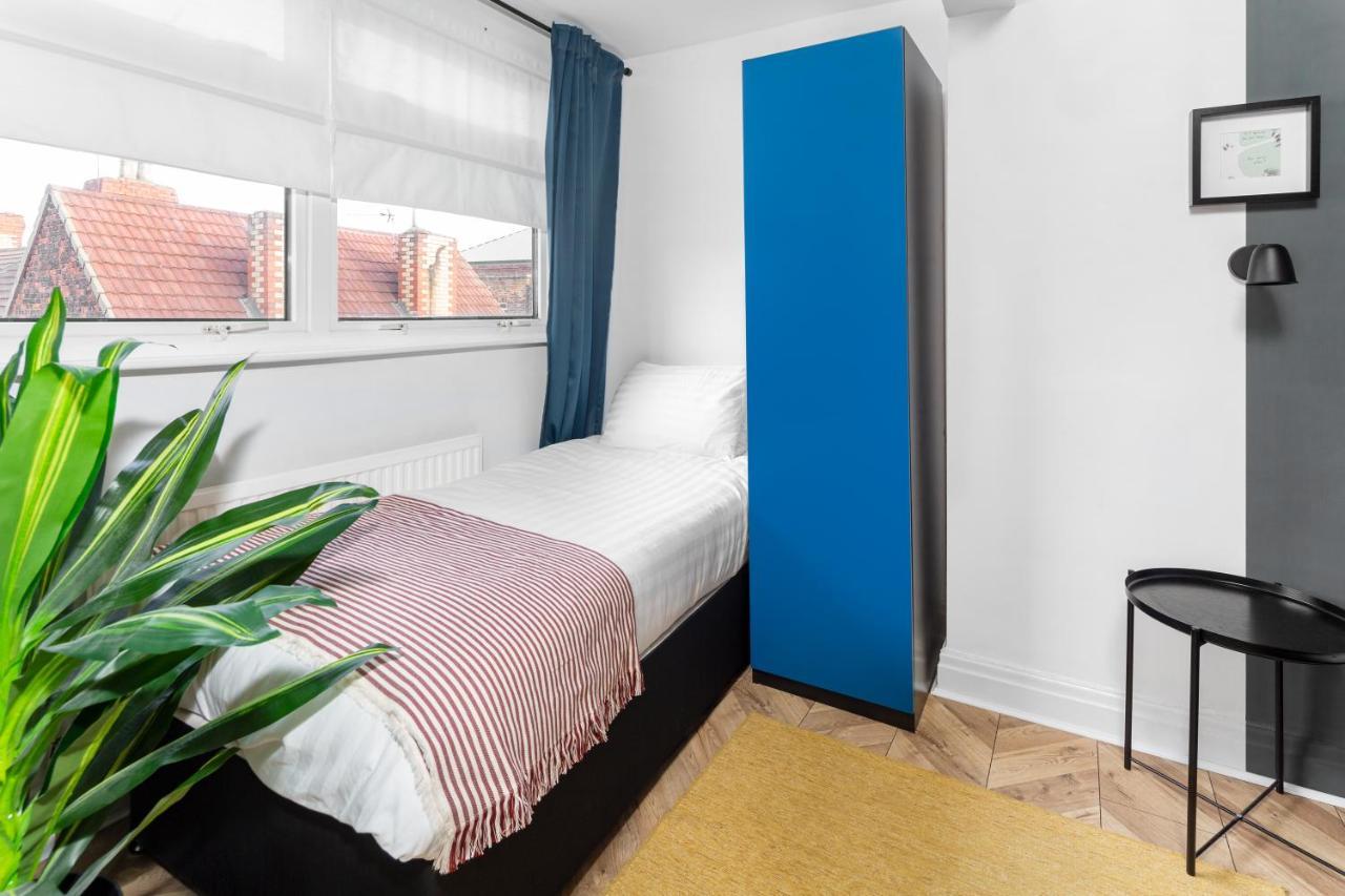Stanley House - Air Host & - 4 Bedroom Holiday home Liverpool