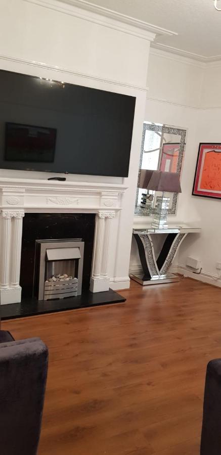 Riverpool - Elegant House 1 Minute Walk To Anfield Stadium Holiday home