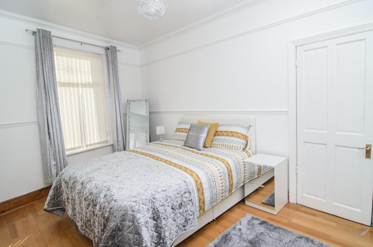 Riverpool - Elegant House 1 Minute Walk To Anfield Stadium