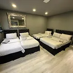City Ctr Penthouse - Rooftop Bar, Sleeps 19