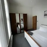 No 3 - Large 1 Bed Near Sefton Park And Lark Lane