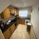 No 3 - Large 1 Bed Near Sefton Park And Lark Lane