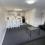 Ryan I Air I Bnb - 102 Mill Street - Free Parking