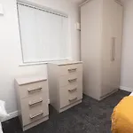 Central 3 Bedroom Flat W Parking