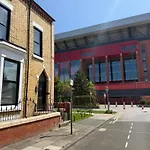 The Rockfield By Serene Stays Stylish 6Br Near Anfield With Bar Parking Virgin Media And Fast Wifi