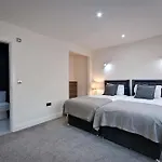 Ware Apart Hotel