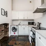 Renshaw Residence