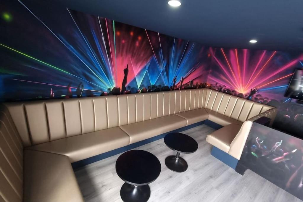 Penthouse Apartment, Sleeps 21 With Terrace Apartment *