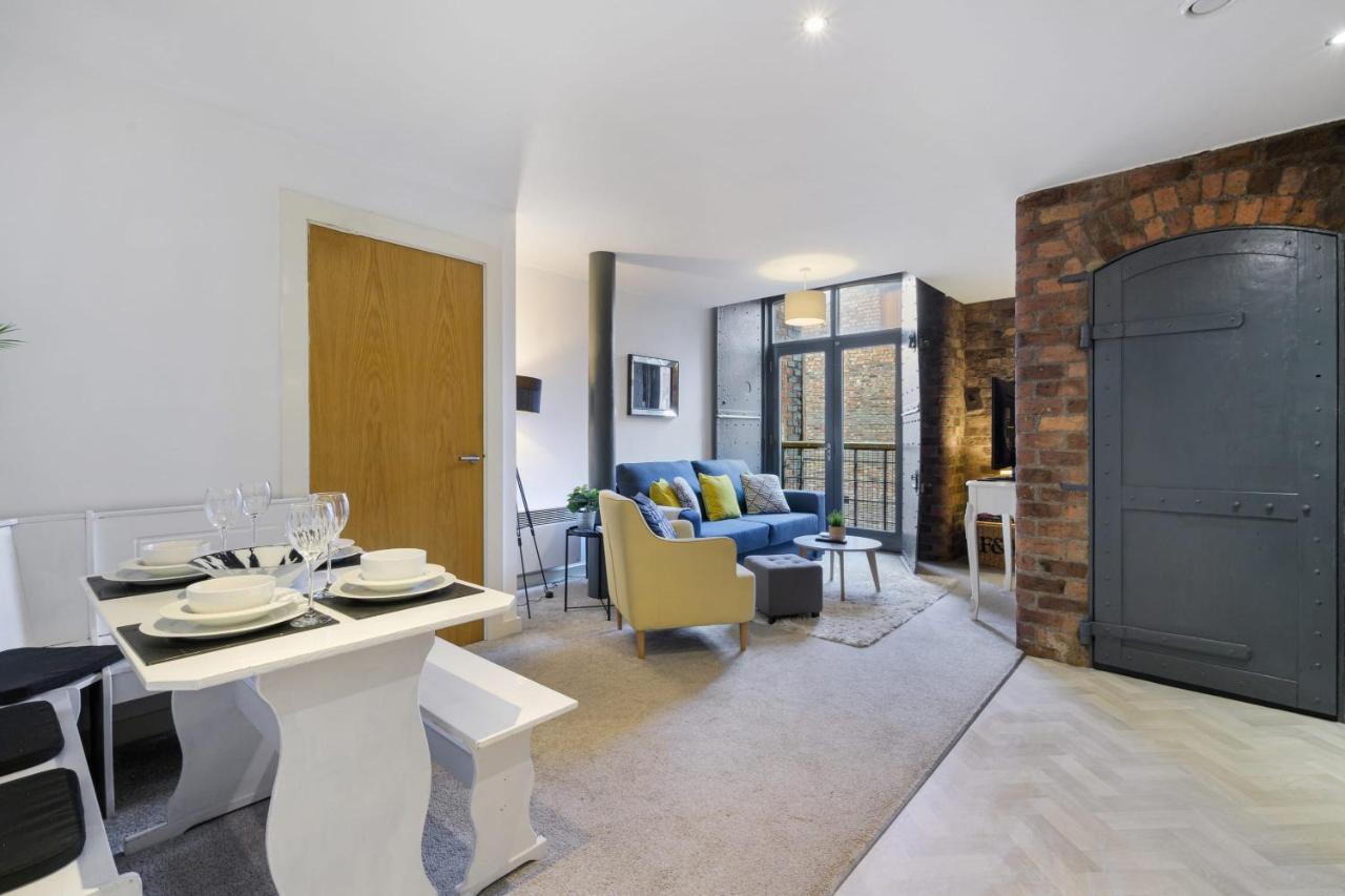 Host & - Henry's Hideaway Apartment