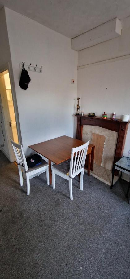 1 Bed Entire Studio Flat 10 Min From Centre Apartment *