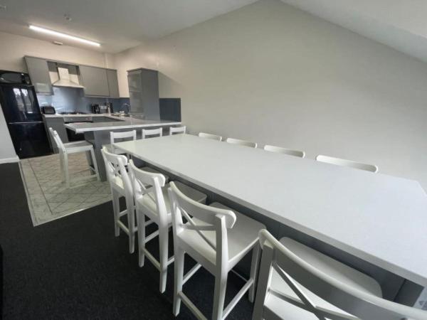 Ryan I Air I - 102 Mill Street - Free Parking Aparthotel