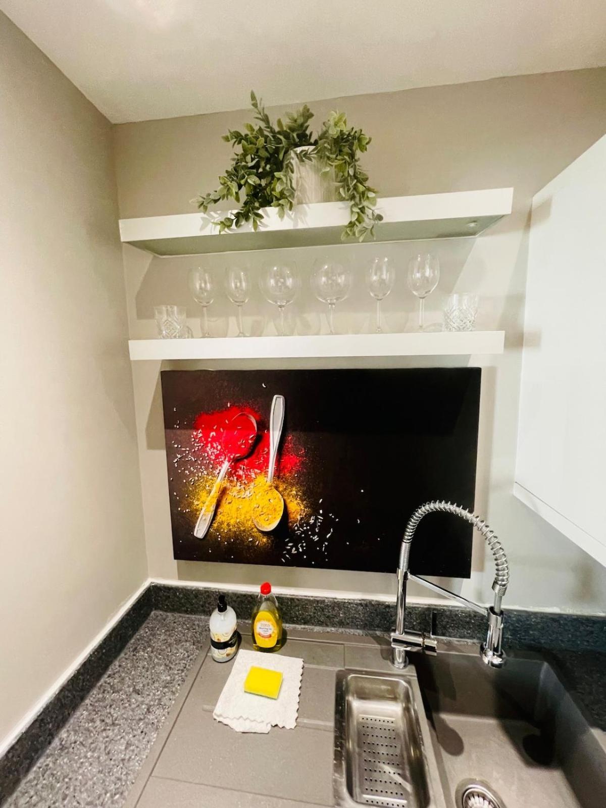 Unique City Centre Penthouse Apartment *