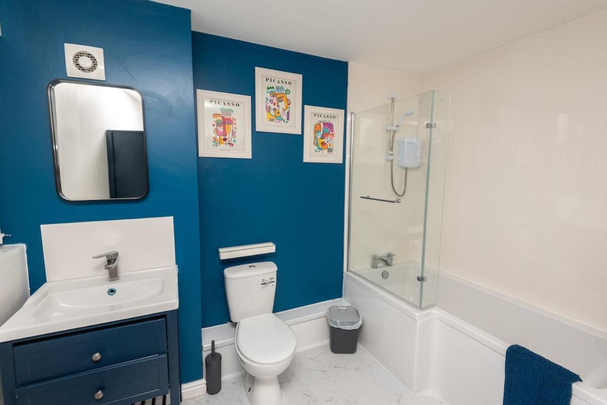 3 Bedroom Flat W Parking *