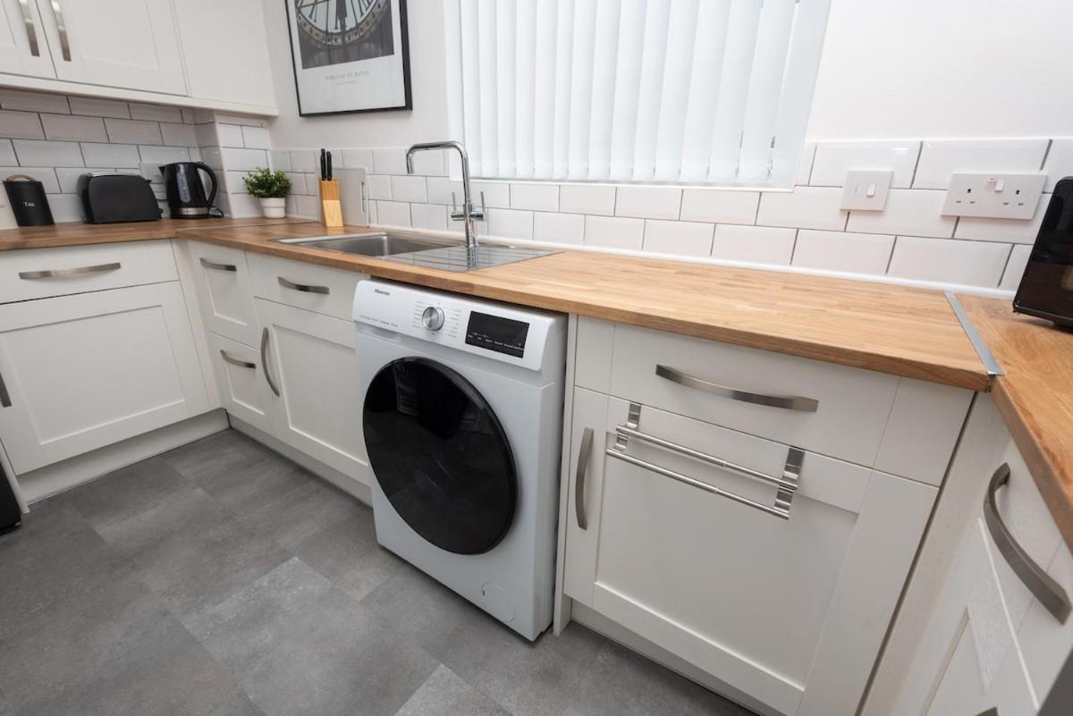 Apartment 3 Bedroom Flat W Parking