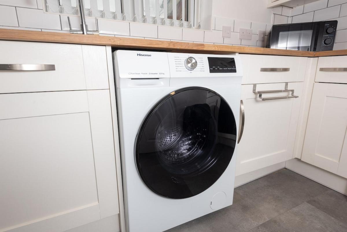 Apartment 3 Bedroom Flat W Parking