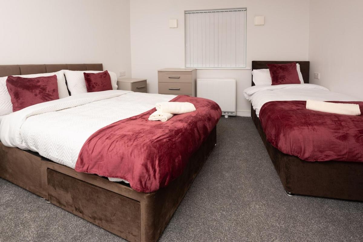3 Bedroom Flat W Parking *