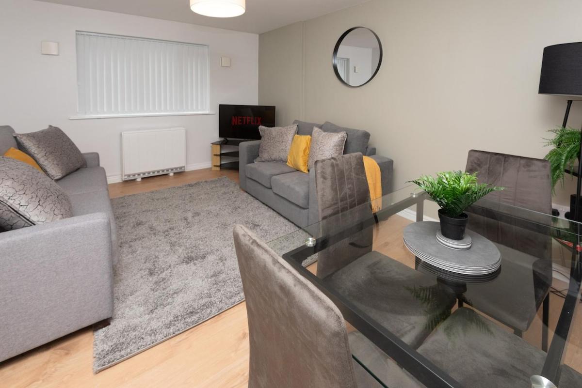 3 Bedroom Flat W Parking Apartment Liverpool