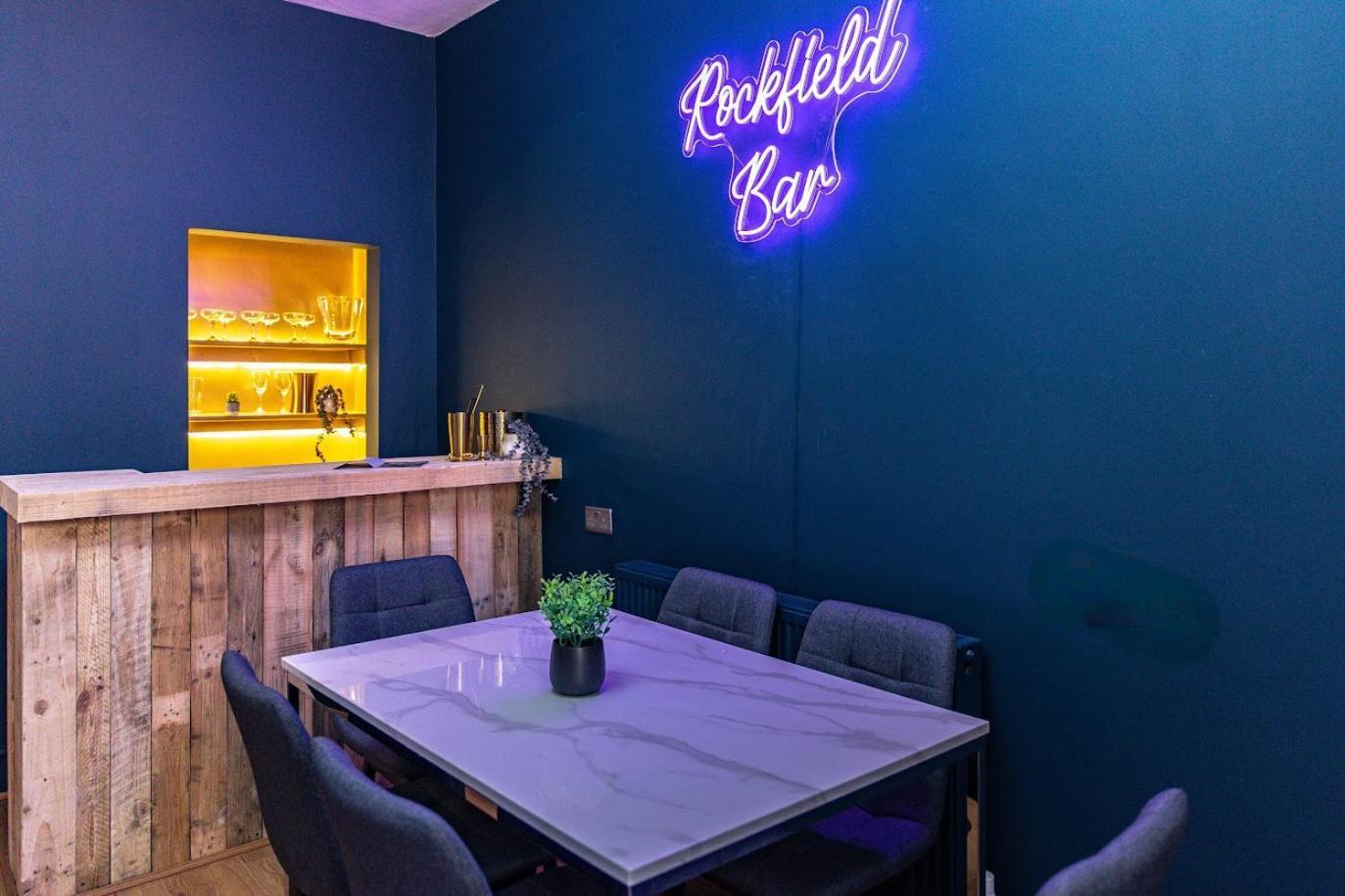 Guest house The Rockfield By Serene Stylish 6br Near Anfield With Bar Parking Virgin Media And Fast Wifi 4*