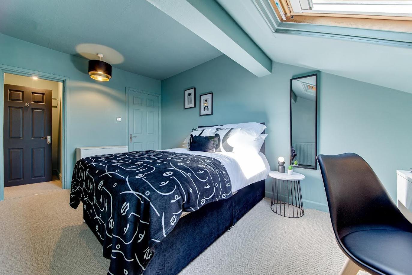 Guest house The Rockfield By Serene Stylish 6br Near Anfield With Bar Parking Virgin Media And Fast Wifi Liverpool