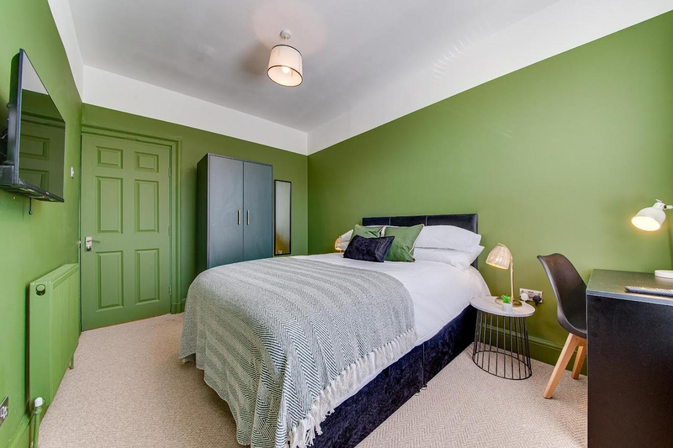 Guest house The Rockfield By Serene Stylish 6br Near Anfield With Bar Parking Virgin Media And Fast Wifi Liverpool