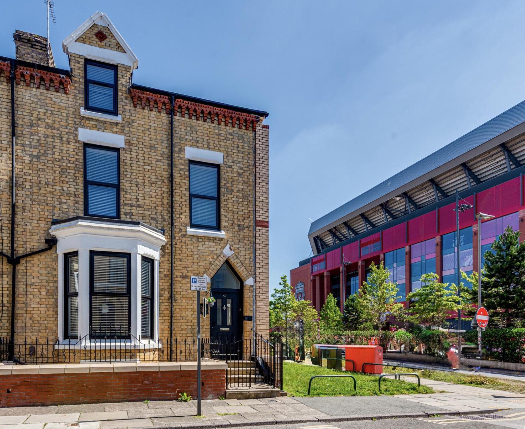 Guest house The Rockfield By Serene Stylish 6br Near Anfield With Bar Parking Virgin Media And Fast Wifi