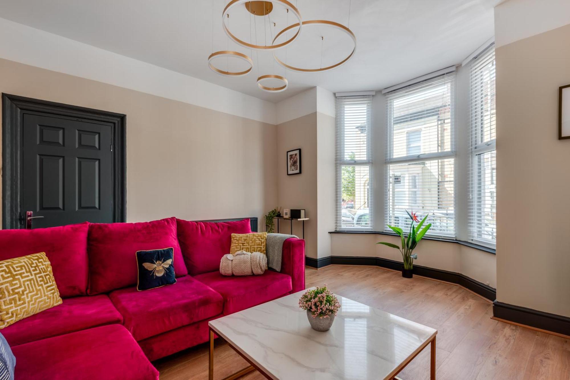 The Rockfield By Serene Stylish 6br Near Anfield With Bar Parking Virgin Media And Fast Wifi Guest house Liverpool