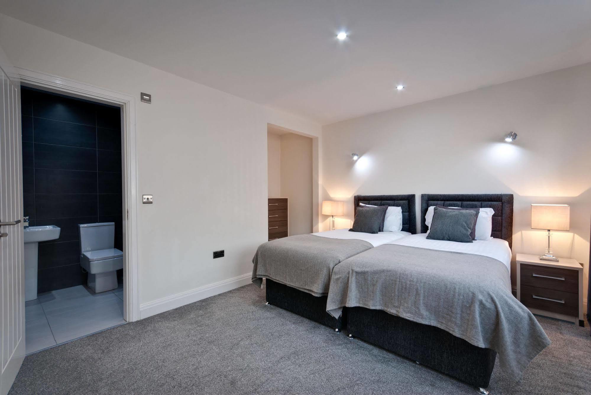 Ware Aparthotel
