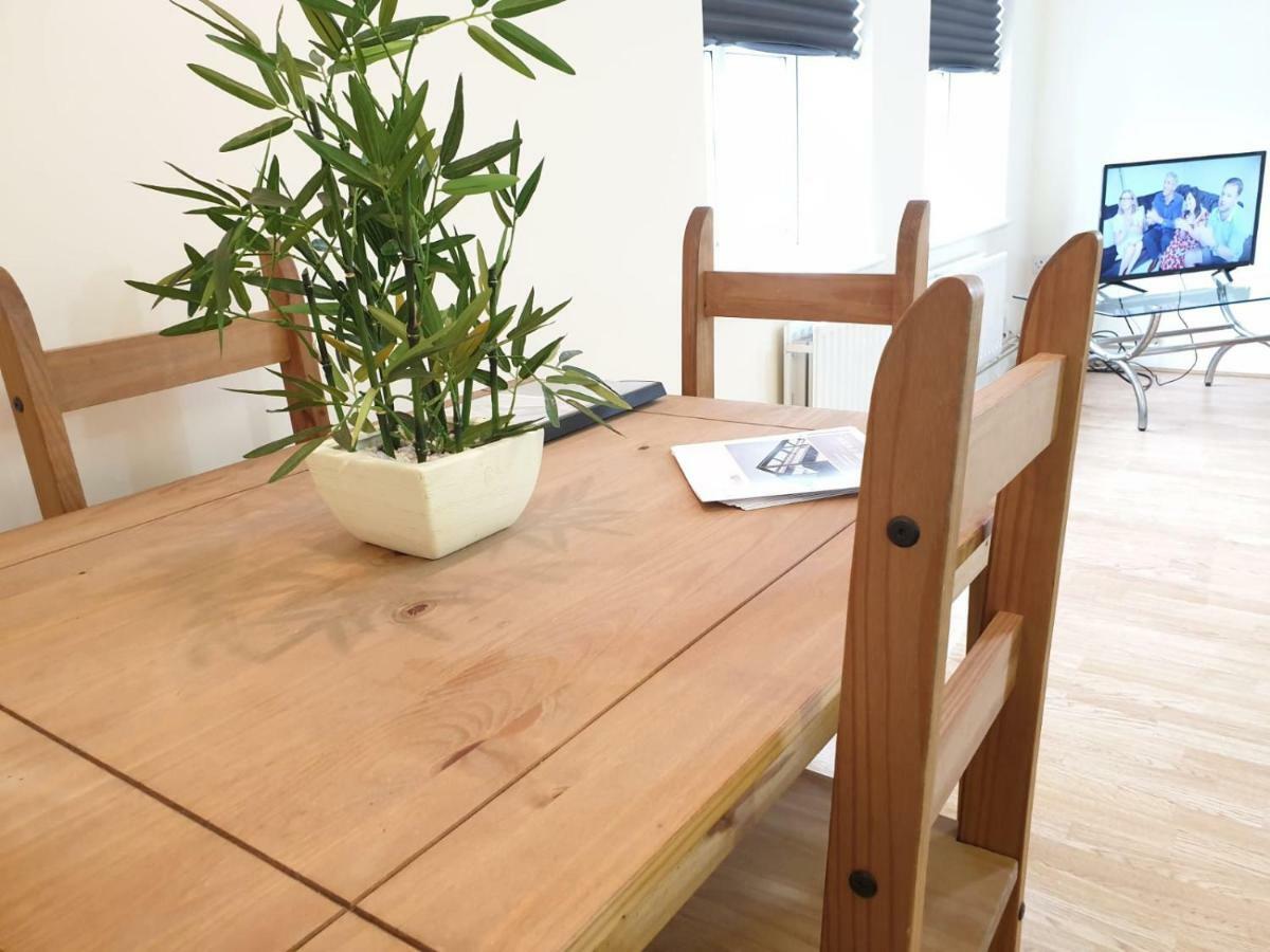 2 Bedroom Hosted By Seren Apartment