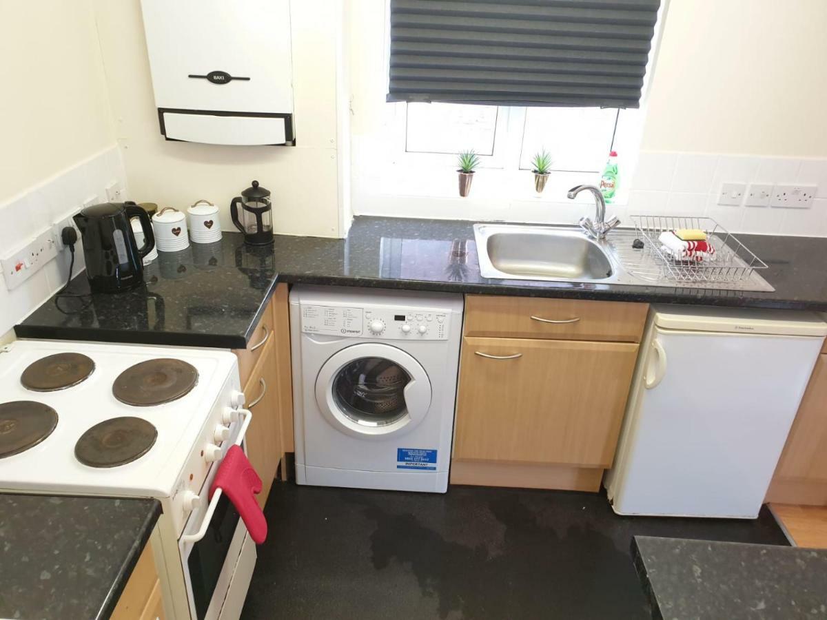 2 Bedroom Hosted By Seren * Liverpool