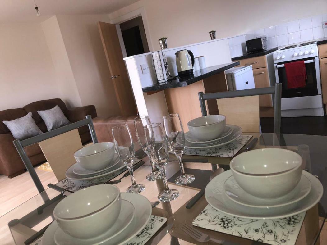 2 Bedroom Hosted By Seren Apartment *