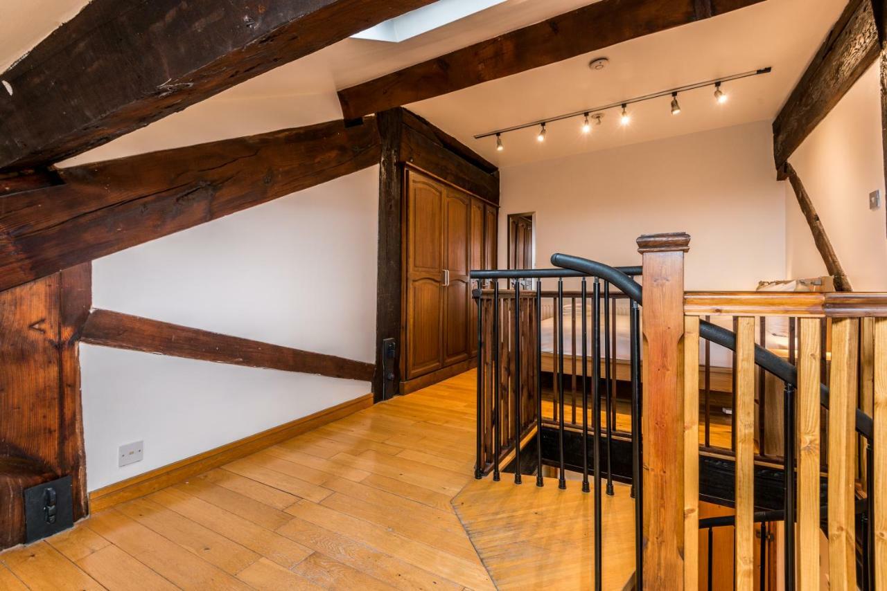 Trafalgar Penthouse Apartment